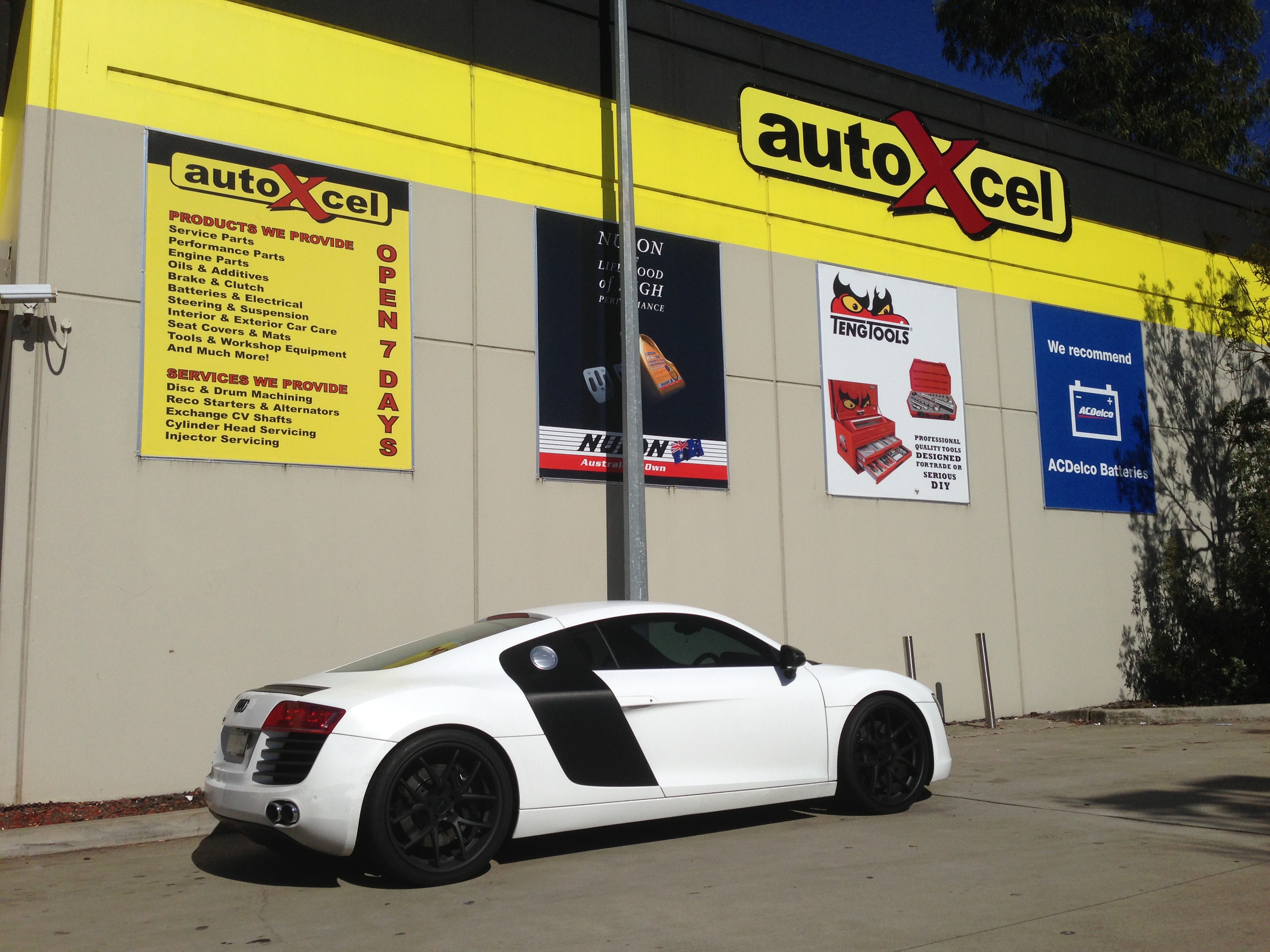 Audi R8 Wrap in Matt white vinyl